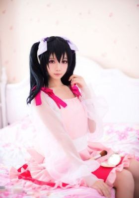 美女校花张开腿让我电影