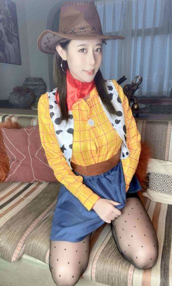 年轻胸大的阿韩国
