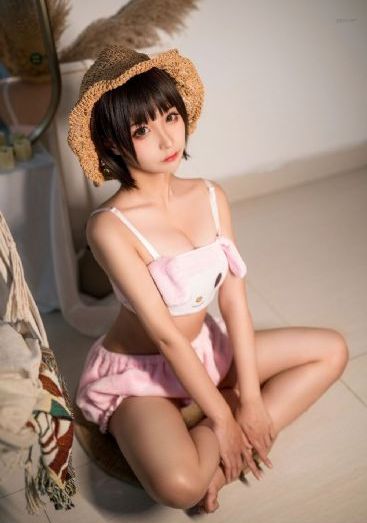 老头边吃奶边弄进去呻吟的视频