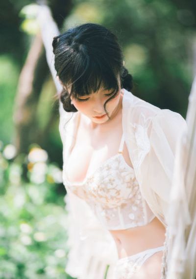 年轻妈妈的